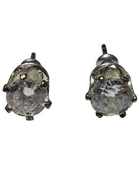 Elegant Round Cut Clear Gemstones Stud Earrings Silver Tone Classic Timeless